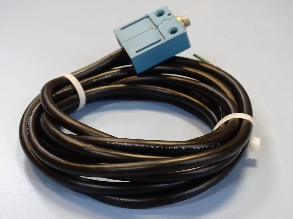 Краен изключвател Yamatake Honeywell 14CE1-3J limit switch 3A 250VAC — снимка 8