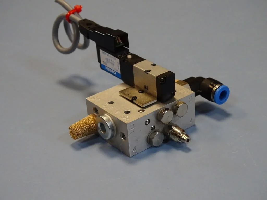 Пневматичен разпределител Festo PRMZ-5-M5-2 / MZH-3-1.5-L-LED Pneumatic valve — снимка 8