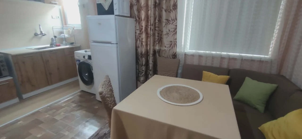 Даваме под наем 4-стаен апартамент в кв. Каменица 1 — снимка 3