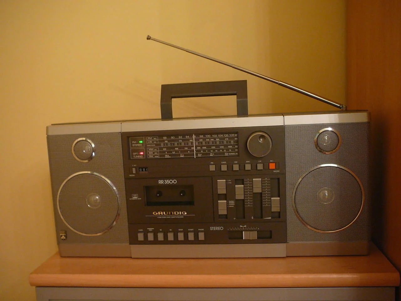 Grundig rr-3500
