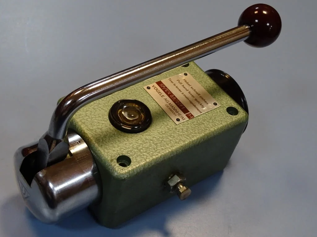 Хидравлична ръчна помпа Vogele AG Mannheim SP/EN 0.6/22F1 Hand Level Oiler Control Valve — снимка 6