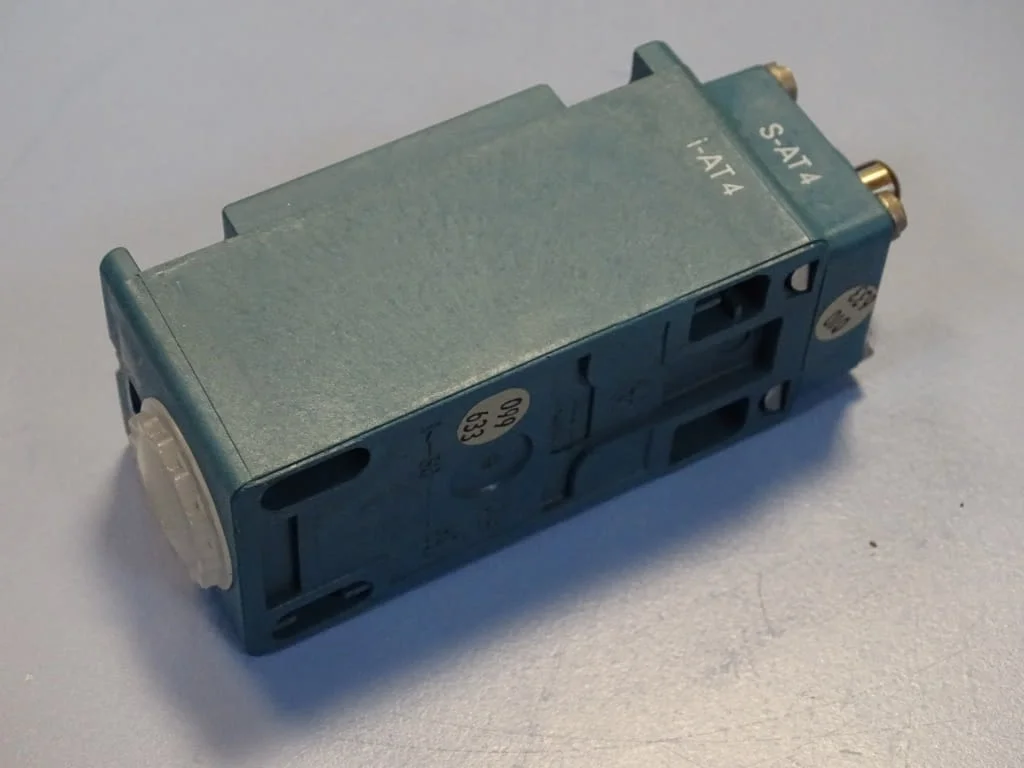 Изключвател краен Klockner-Moeller AT4/i limit switch 220V — снимка 4
