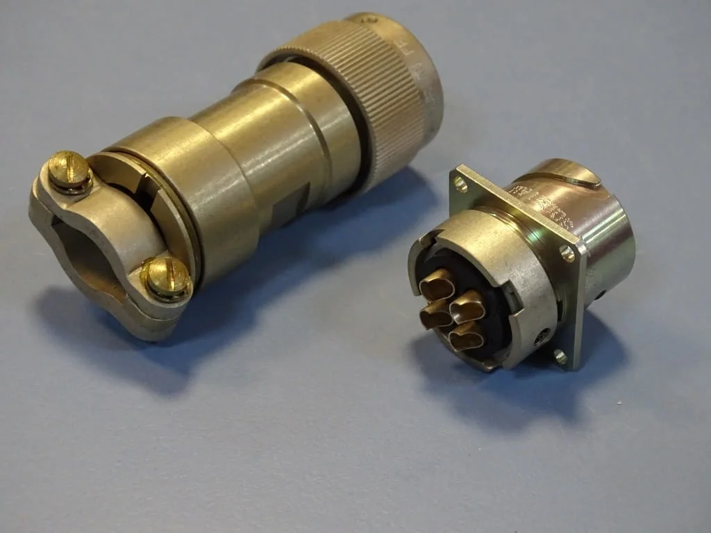 Кръгъл конектор Souriau 840 series circular connector 4 contacts — снимка 7