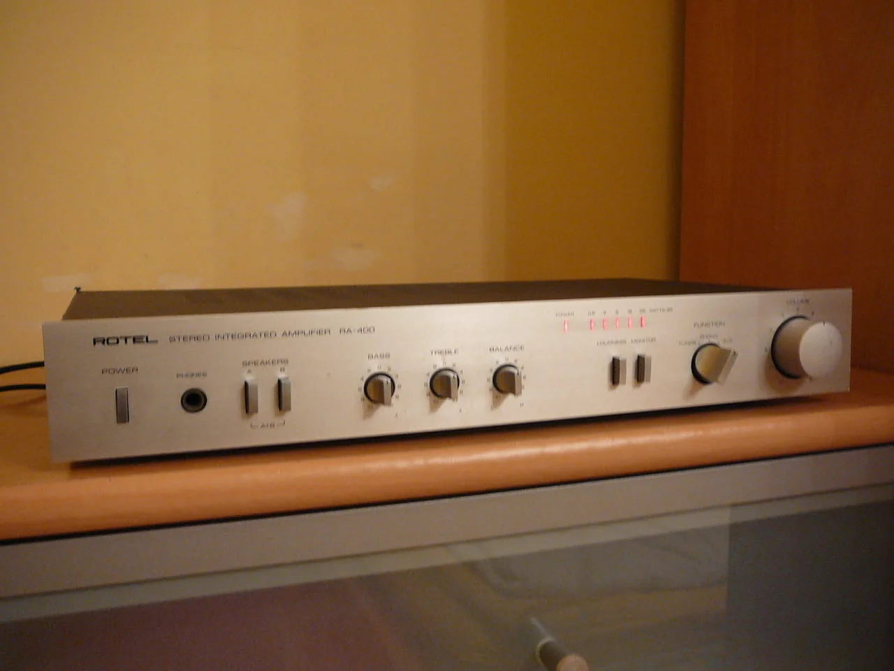 Rotel ra-400