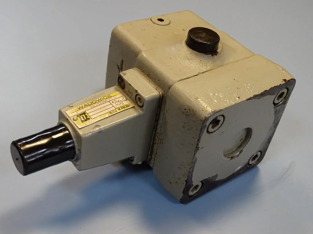 Хидравлична помпа WADOWICE PV6V3-30/24R8MC25A1 Hydraulic pump — снимка 2