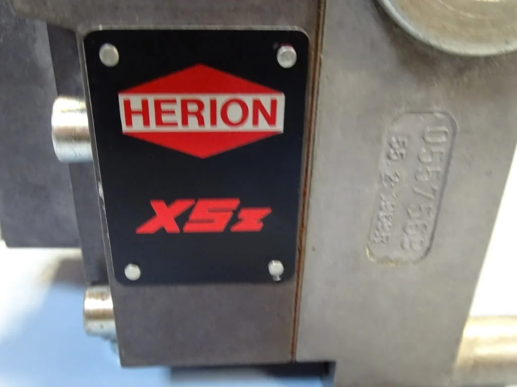 Пневматичен разпределител за преси HERION XSZ 20 press safety valve 24VDC 2/8Bar — снимка 3