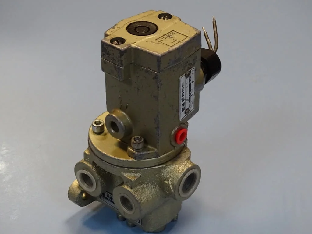 Пневматичен разпределител за преси ROSS J2776A3001 directional control valve 100V
