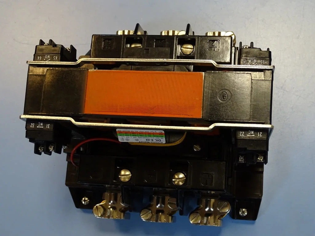Контактор Klockner-Moeller DIL 8-22 universal contactor 300A 220V — снимка 5