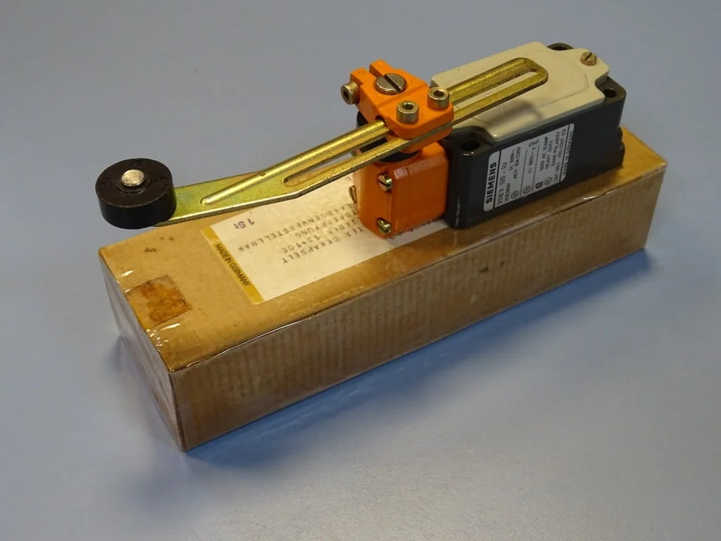 Краен изключвател Siemens 3SE3 120-1U travel limit switch 10A — снимка 10