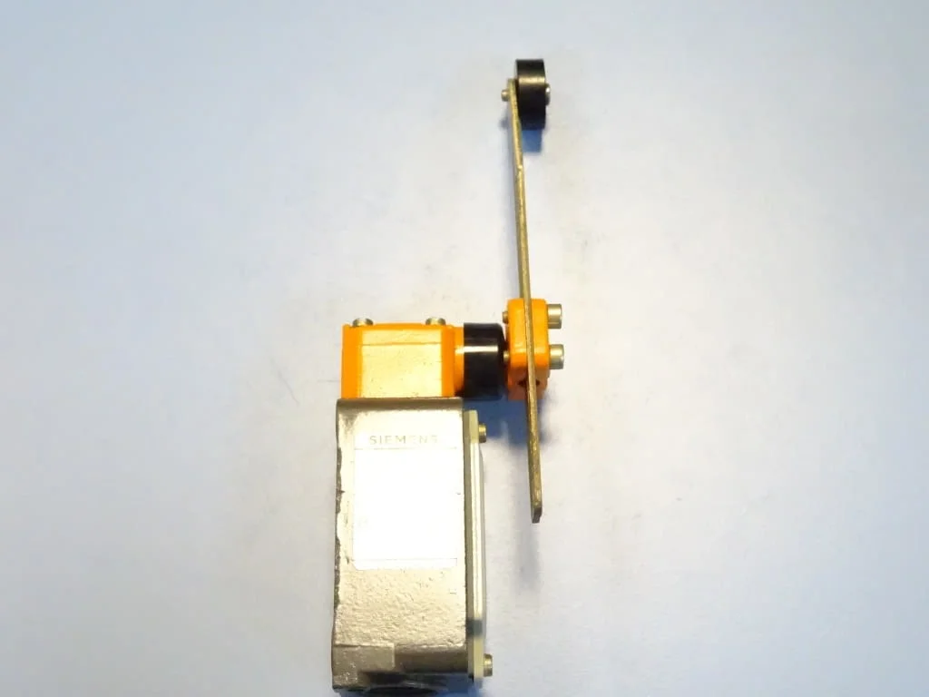 Краен изключвател Siemens 3SE3 120-1U travel limit switch 10A — снимка 7