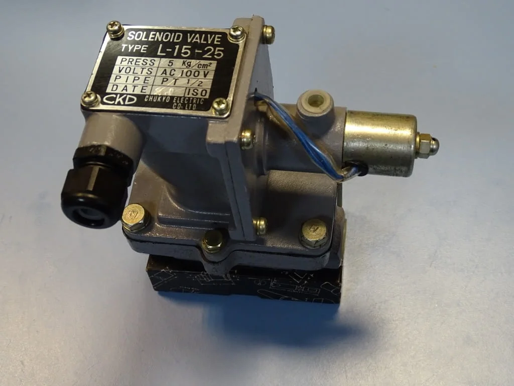 Магнет вентил пневматичен CHUKYO Electric L-15-25 solenoid valve 100VAC — снимка 7