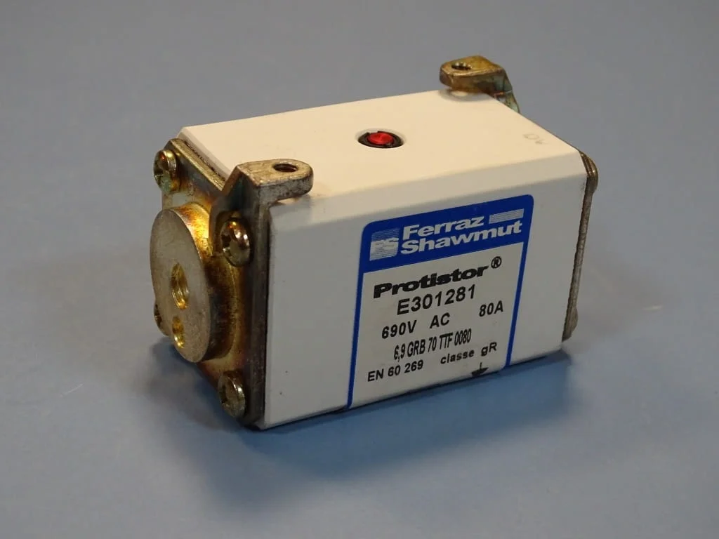 Предпазител Ferraz Shawmut Protistor E301281 Fuses 6.9GRB70TTF0080 80A 690VAC — снимка 3