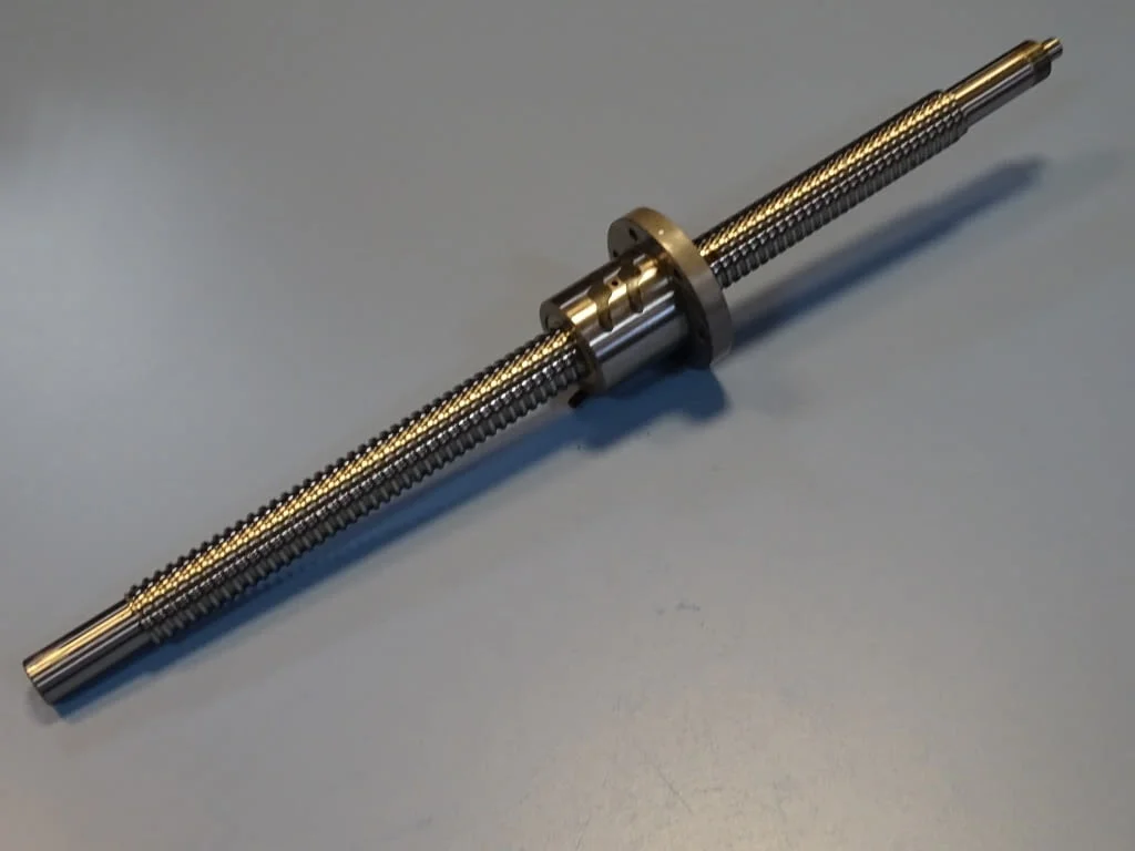 Сачмено-винтова двойка NSK W2504G-8PC UUPZ ball screw set L-520