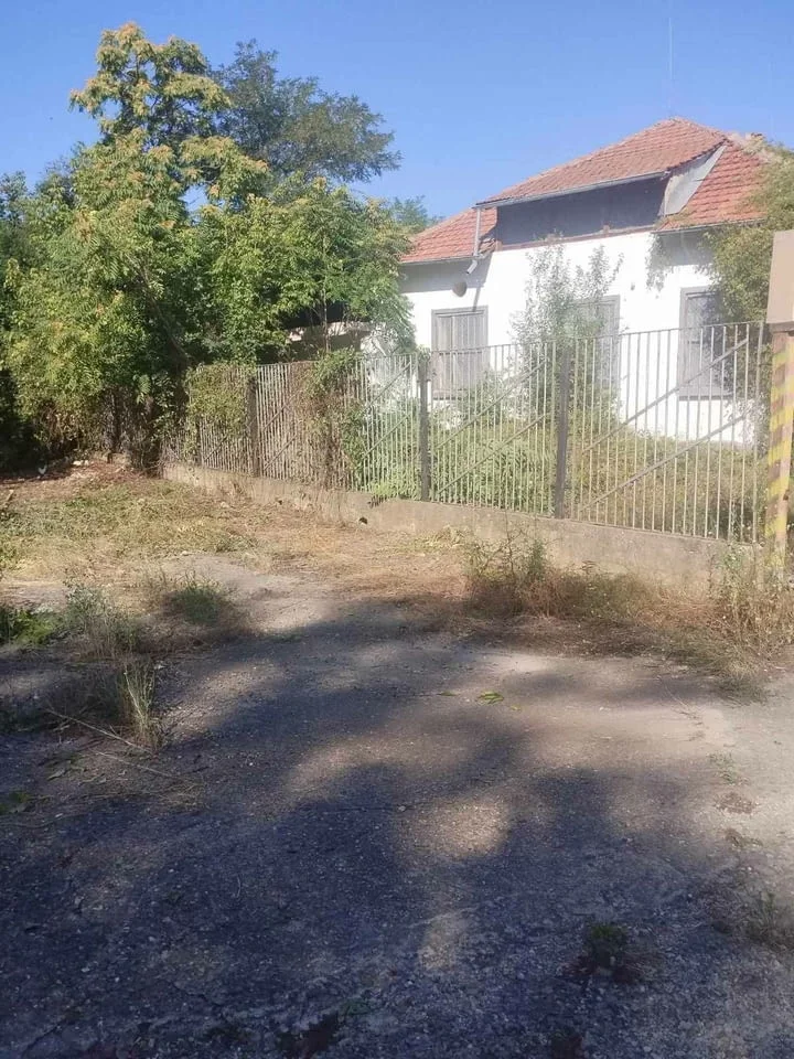 Продавам парцел 5 дка в с.Смочан - Ловеч-с постройки