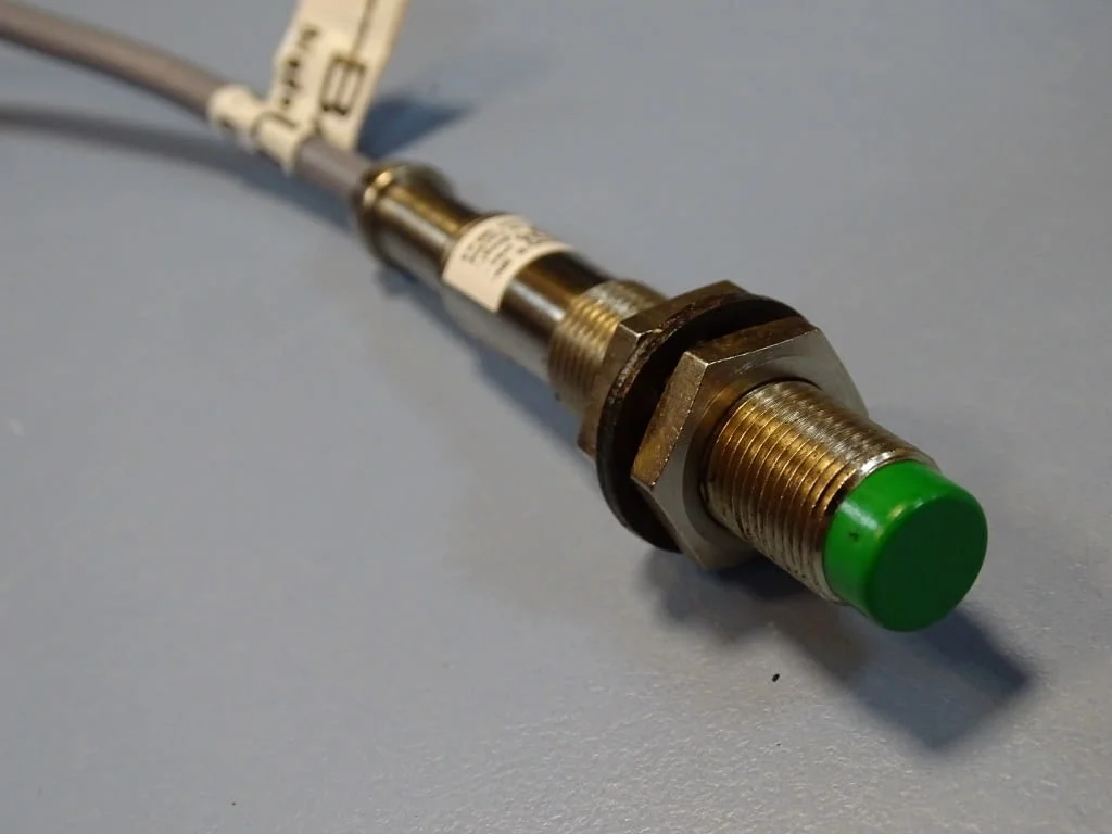 Индуктивен датчик Balluff BES516-356AOX 8610 proximity switch 10-30VDC — снимка 7