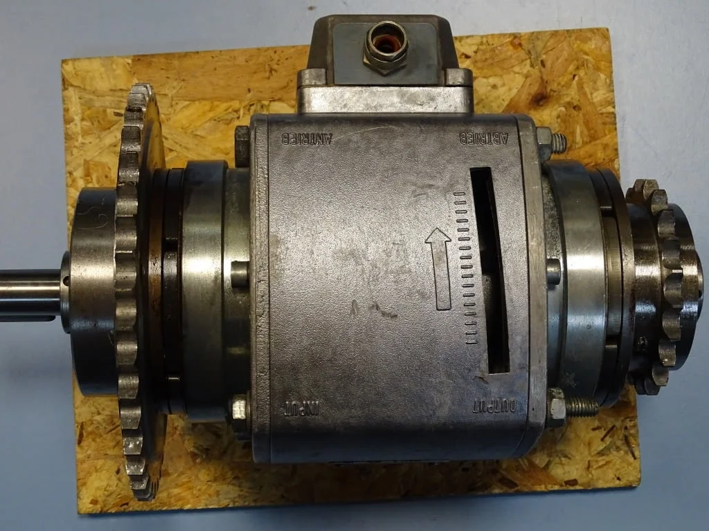 Съединител-спирачка електромагнитна Lenze simplabloc clutch brake 24V 50Nm — снимка 6