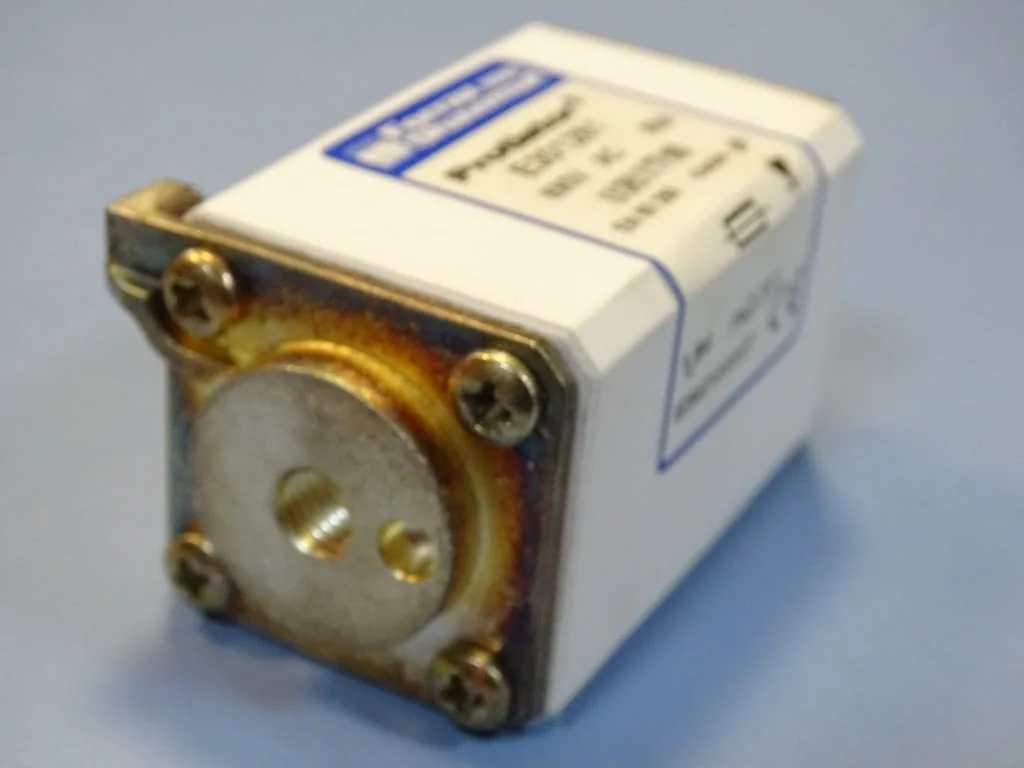 Предпазител Ferraz Shawmut Protistor E301281 Fuses 6.9GRB70TTF0080 80A 690VAC — снимка 6