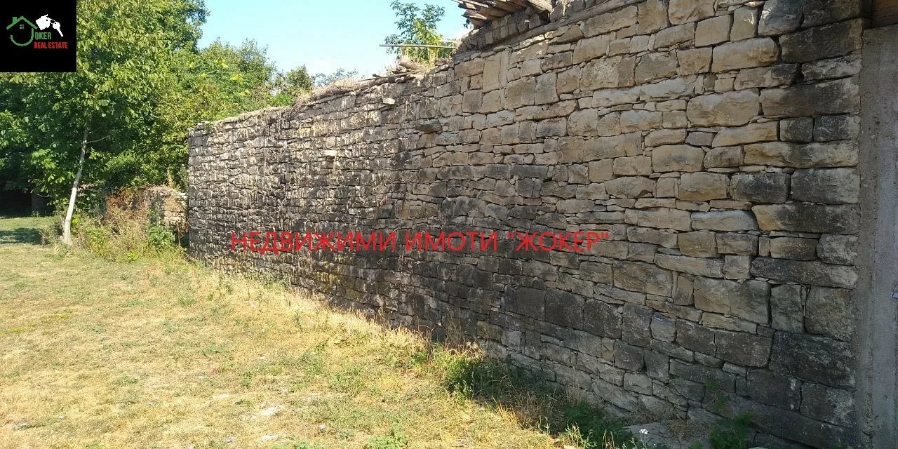 Къща с двор в село Обединение — снимка 4