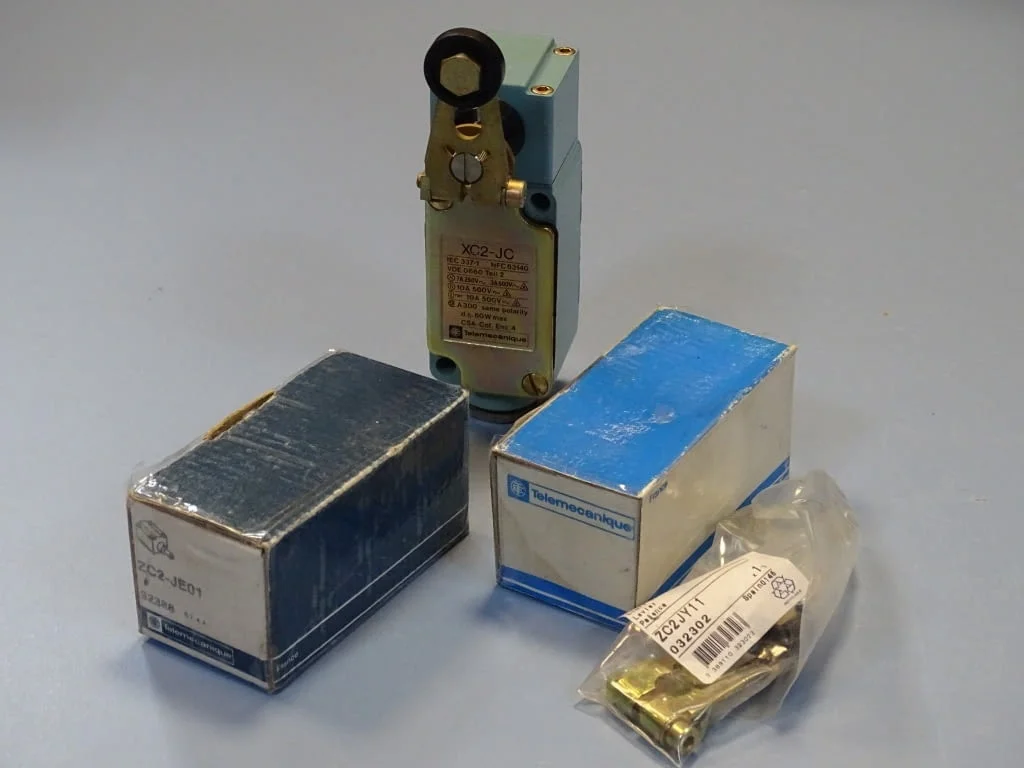 Изключвател краен Telemecanique XC2-JC/ ZC2 JE01/ XC2 JC4/ ZC2 JY11 Limit Switch — снимка 8