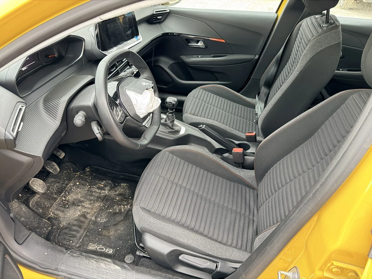 Peugeot 208 1.2 PureTech, двигател HNE, 101 кс., 6 ск., 2024г., 40000 км., евро 6D, Пежо 208 1.2 Pur — снимка 8