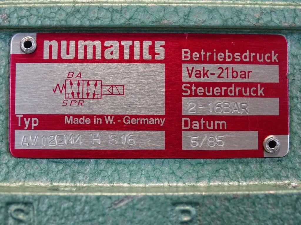 Пневматичен разпределител Numatics AV12EM4HS16 Solenoid Valve 220VAC — снимка 4