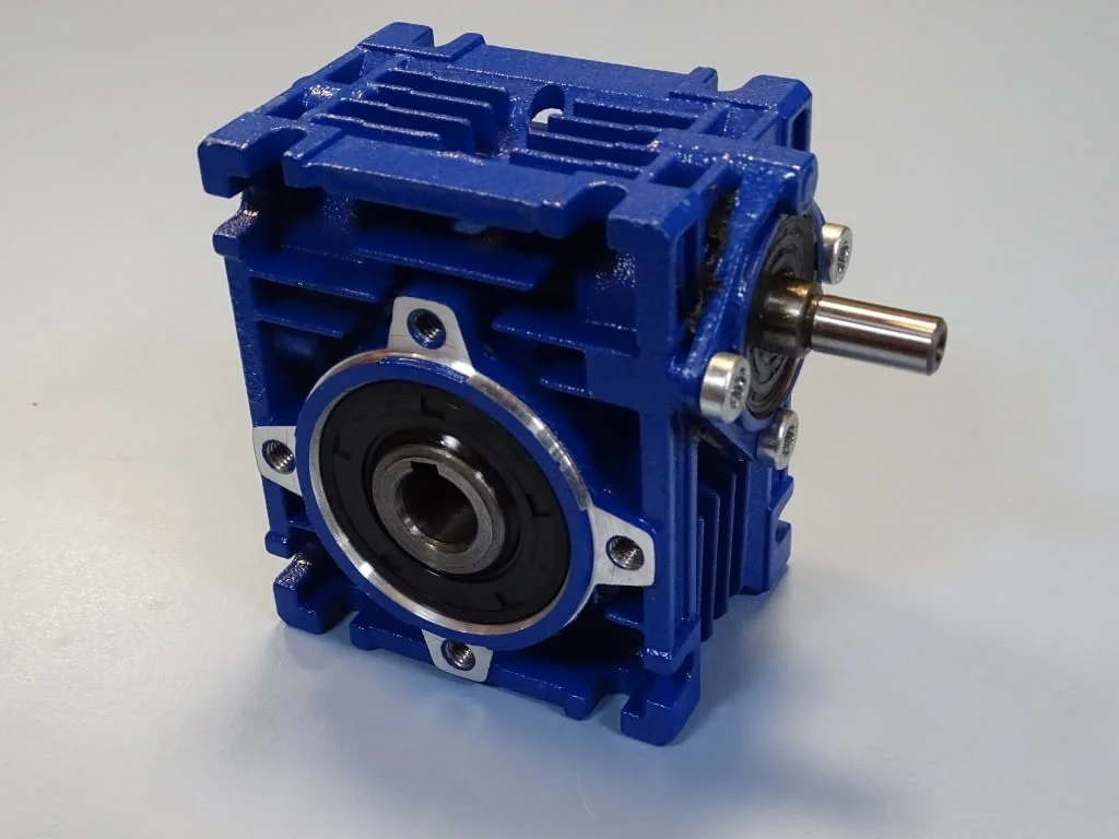 Червячен редуктор MOTOVARIO NRV030 worm gear reducer i:7.5 — снимка 2