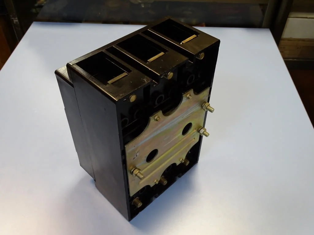 Автоматичен прекъсвач А3 - 250А Elprom EAZ Plovdiv — снимка 4