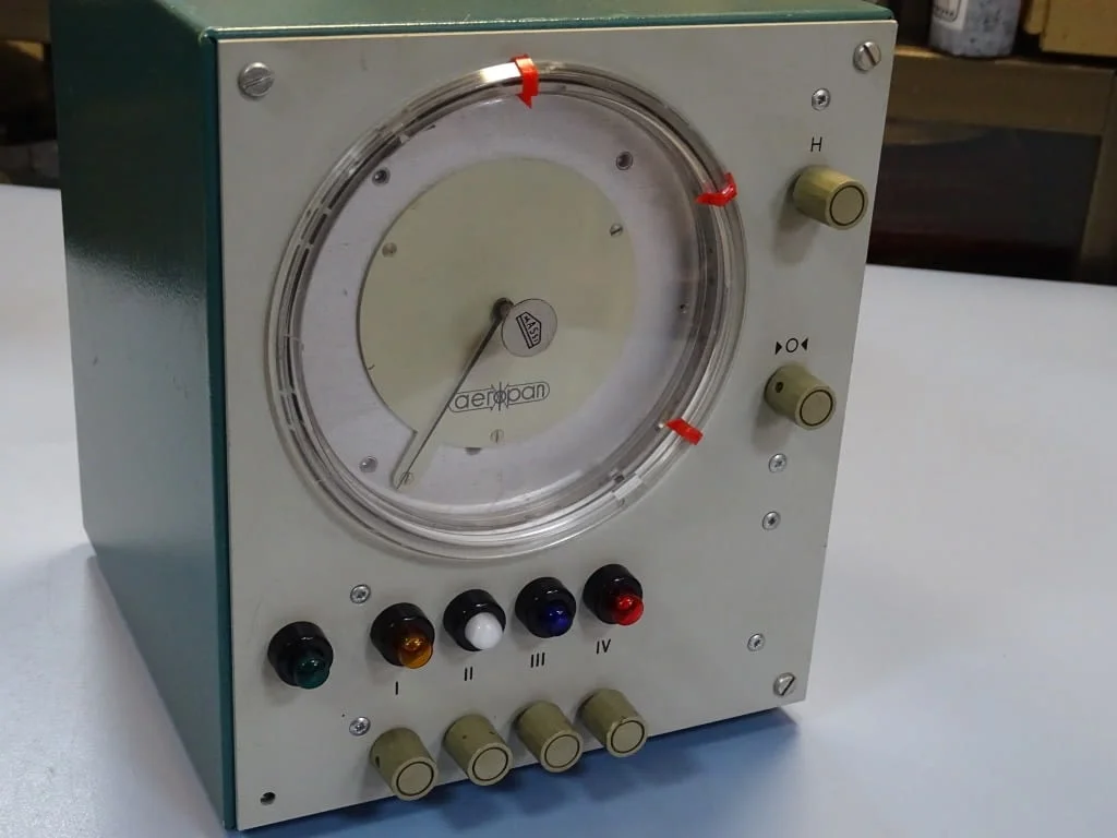 Уред за активен контрол VEB Massi AEROPAN CO-IV-59 dual air gauge — снимка 2