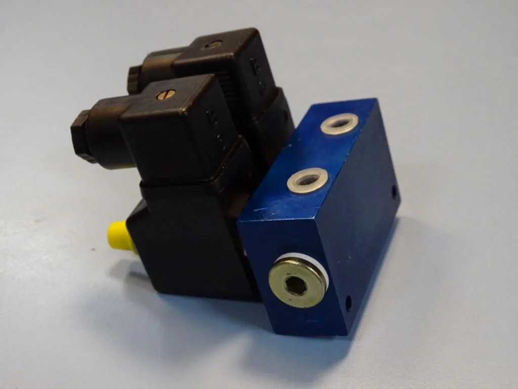 Пневматичен вентил Festo BMCH-2-3-1/8 Solenoid Valve 0-7Bar 24VDC — снимка 9
