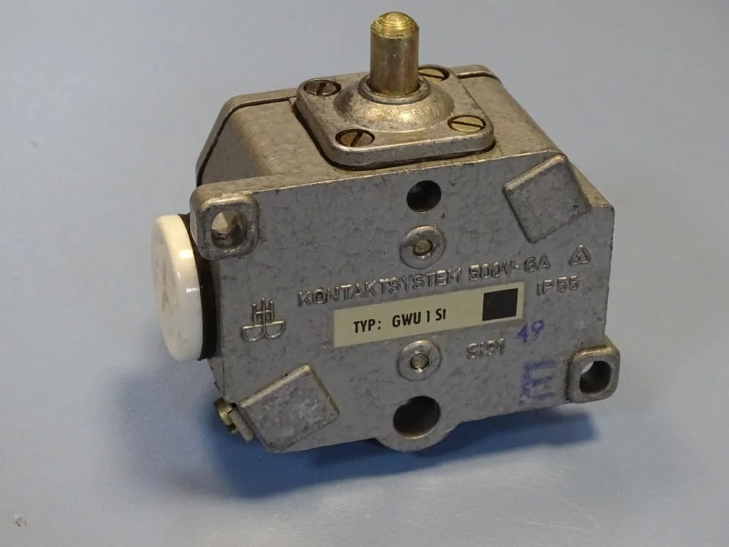 Краен изключвател Kontactsystem GWU 1 St Limit Switch 6A 500V DDR VEB — снимка 7