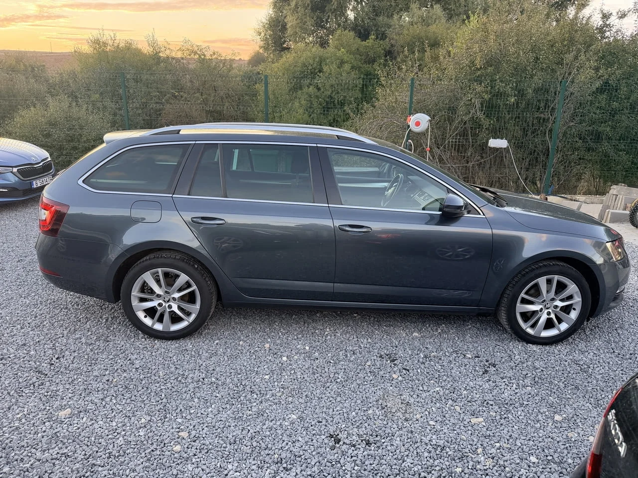 Skoda Octavia комби 1.5 TSI 150 кс., автоматик, 2020 г., евро 6, 2 ключа, теглич, много добро състоя — снимка 4