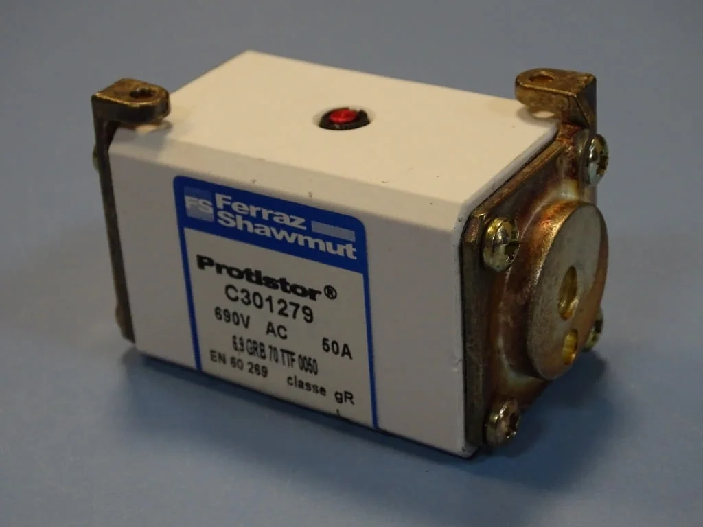 Предпазител Ferraz Shawmut Protistor C301279 Fuses 6.9GRB70TTF0050 50A 690VAC — снимка 3
