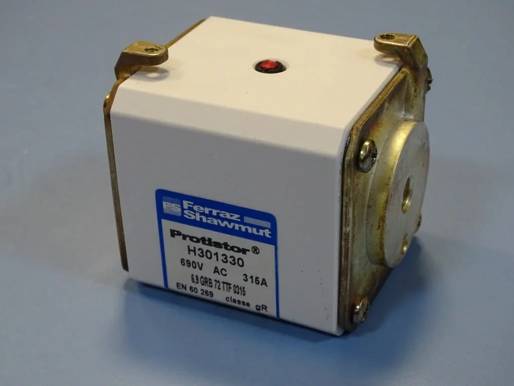 Предпазител Ferraz Shawmut Protistor H301330 Fuses 6.9GRB72TTF0315 315A 690VAC — снимка 3
