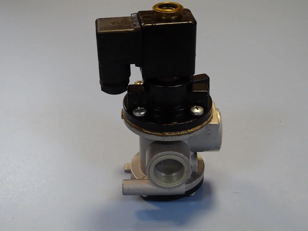 Пневматичен разпределител UNIVER AF2540 Solenoid Valve 220VAC/50Hz — снимка 4