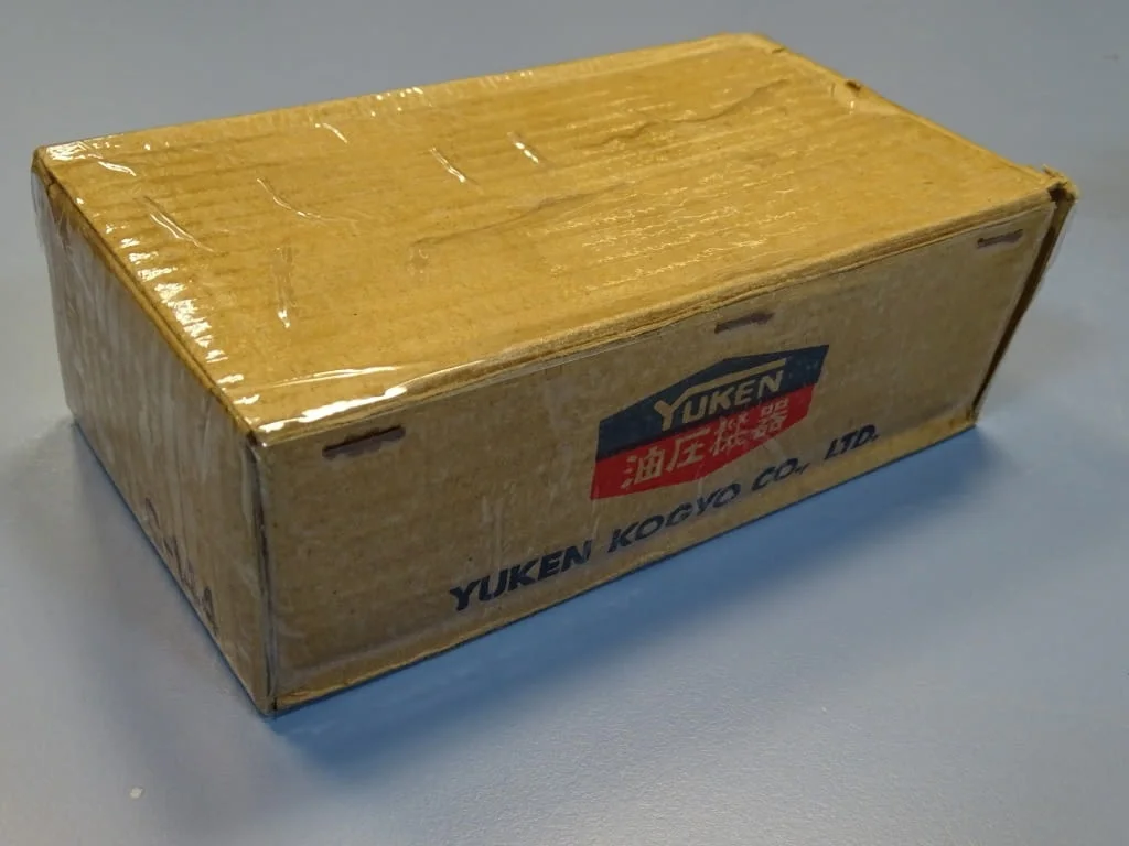 Хидравличен разпределител YUKEN DSG-01-2B2-D24-50 solenoid operated directional valve 24VDC — снимка 6