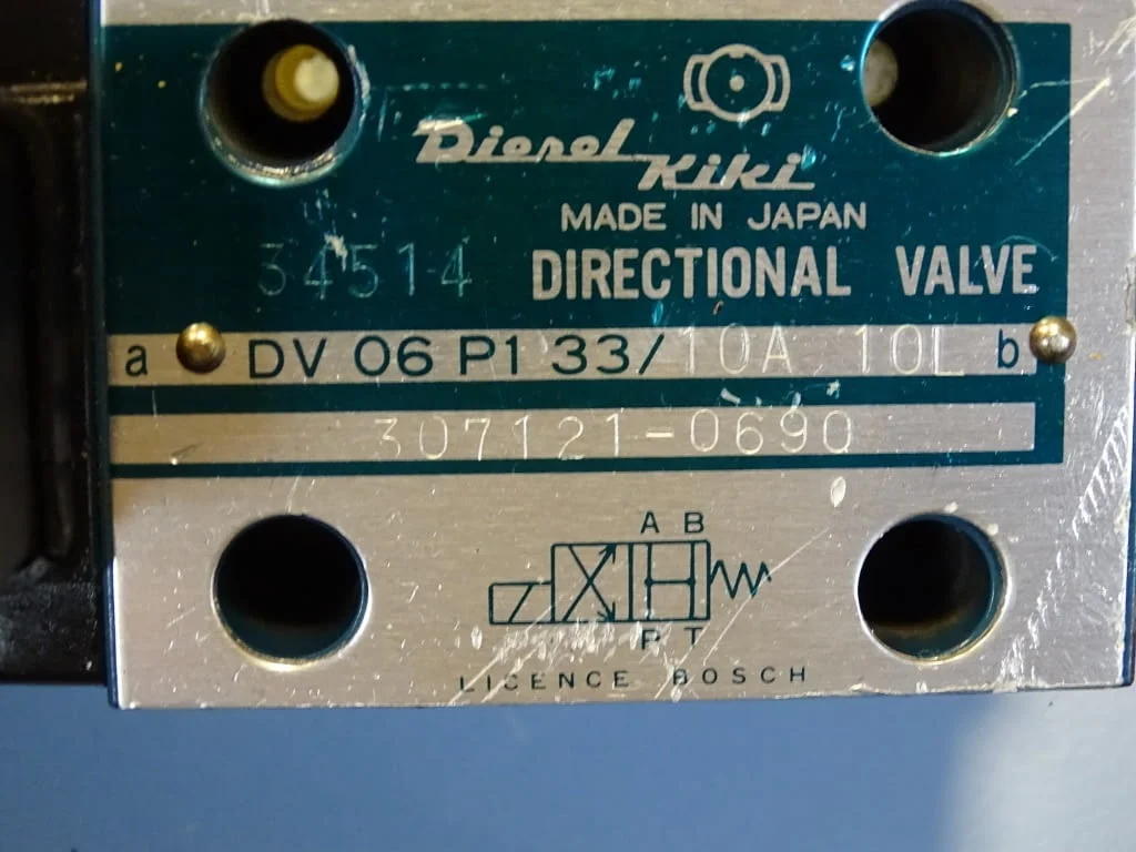 Хидравличен разпределител Diesel Kiki DV 06P133/10A 10L directional valve 100V — снимка 6