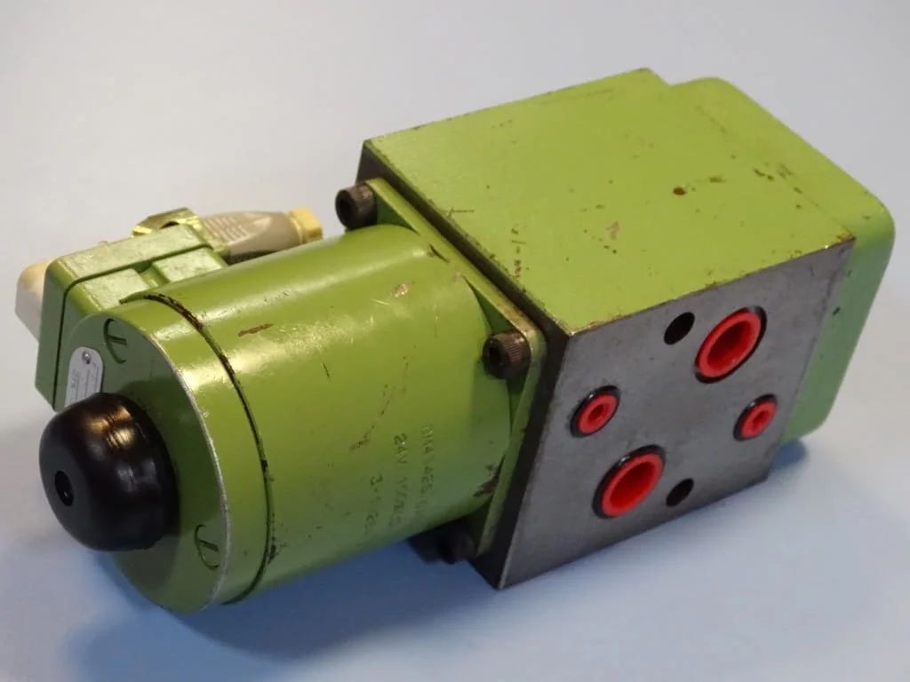 Хидравличен разпределител Hydraulik Ring SFE2-15 directional valve 24VDC — снимка 6