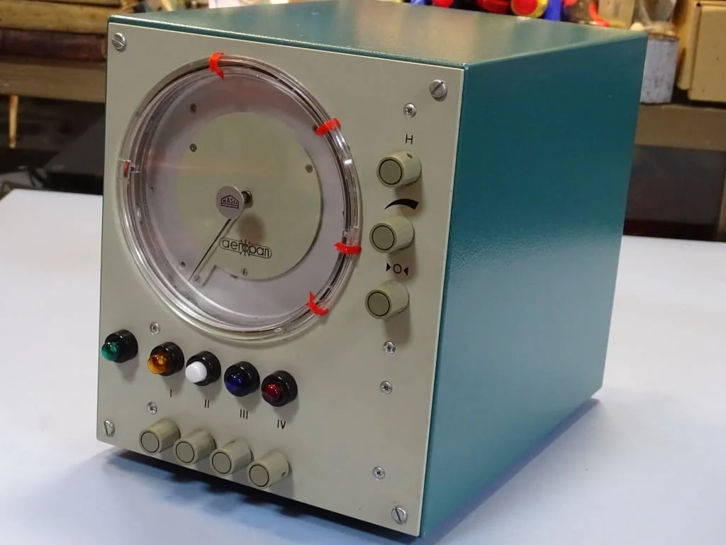 Уред за активен контрол VEB Massi AEROPAN C-IV dual air gauge 500kPa — снимка 9