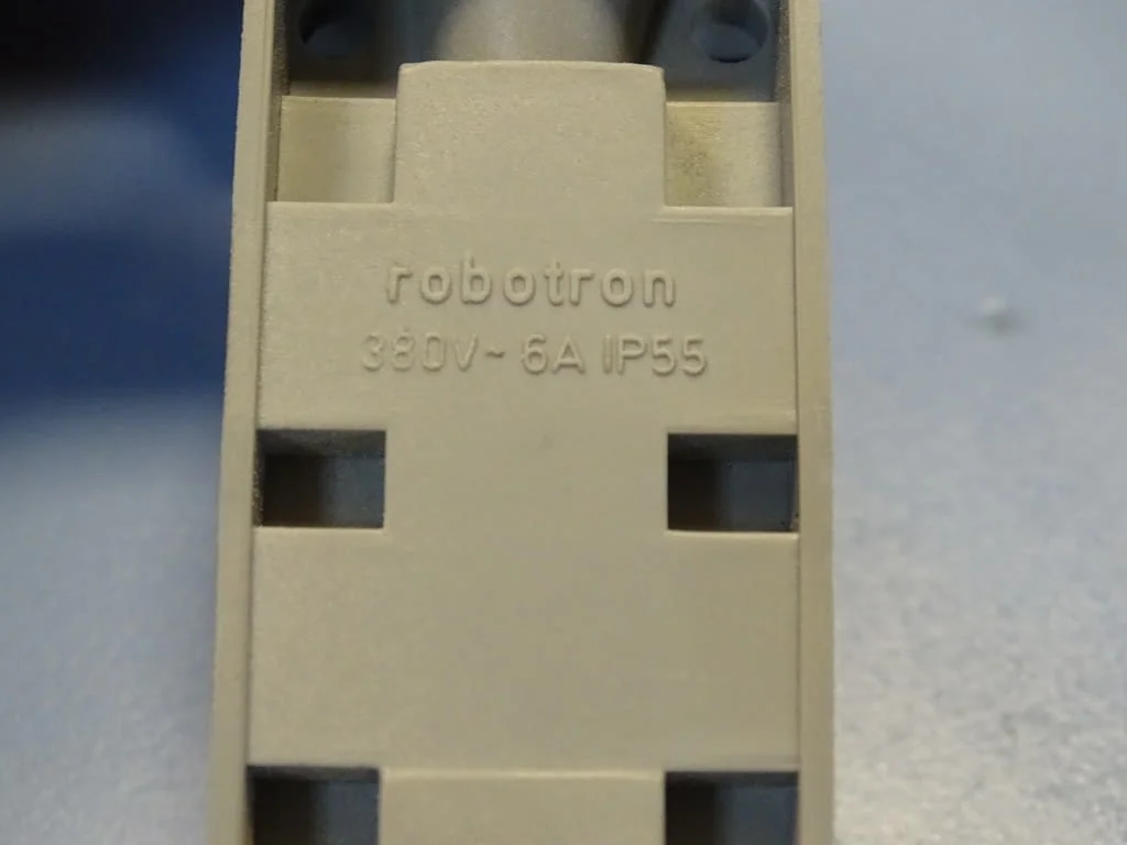 Краен изключвател VEB RFD Robotron KU1-R Limit Switch 6A 380V — снимка 4