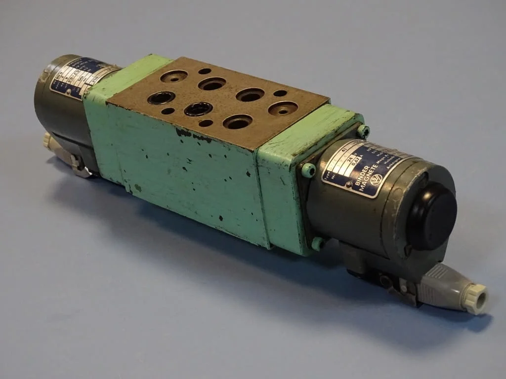 Хидравличен разпределител Hydraulik Ring SEE5S-10 solenoid valve 24VDC — снимка 3