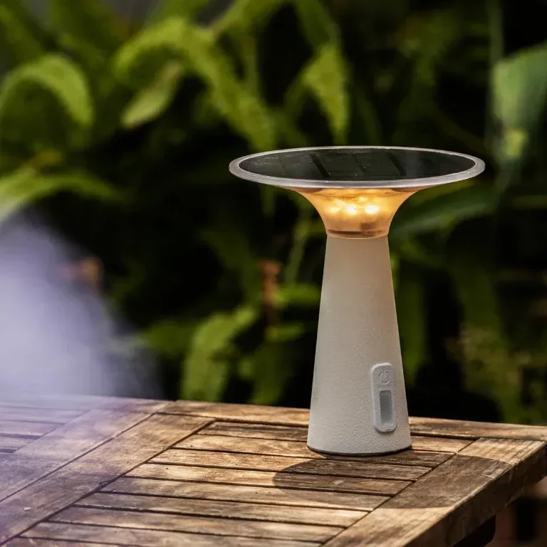 Xtralite Solaris LED лампа – захранвана със слънчева енергия и презареждаща се с USB-C, бяла