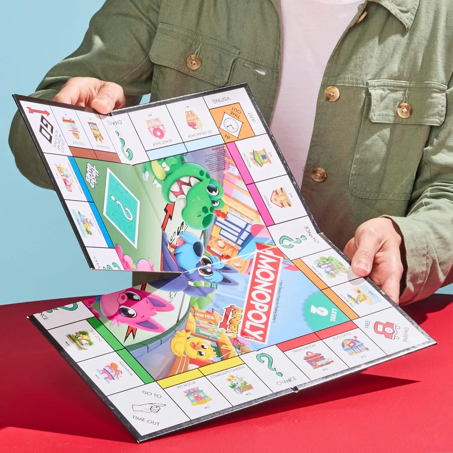 Настолна игра Monopoly Junior 2в1 на английски (издание 2026) — снимка 9