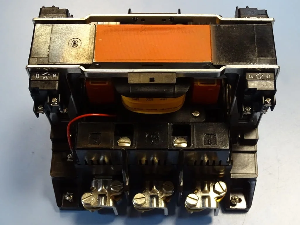 Контактор Klockner-Moeller DIL 8-22 universal contactor 300A 220V — снимка 7