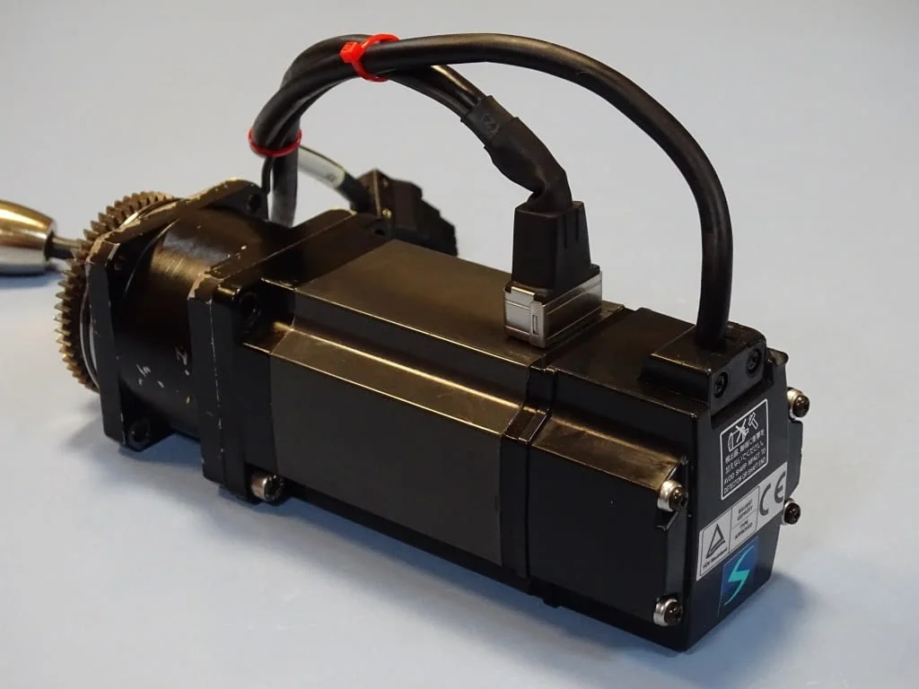Серво мотор MITSUBISHI HC-KFS43-S23 AC servo motor 129V 3000min-1 — снимка 6