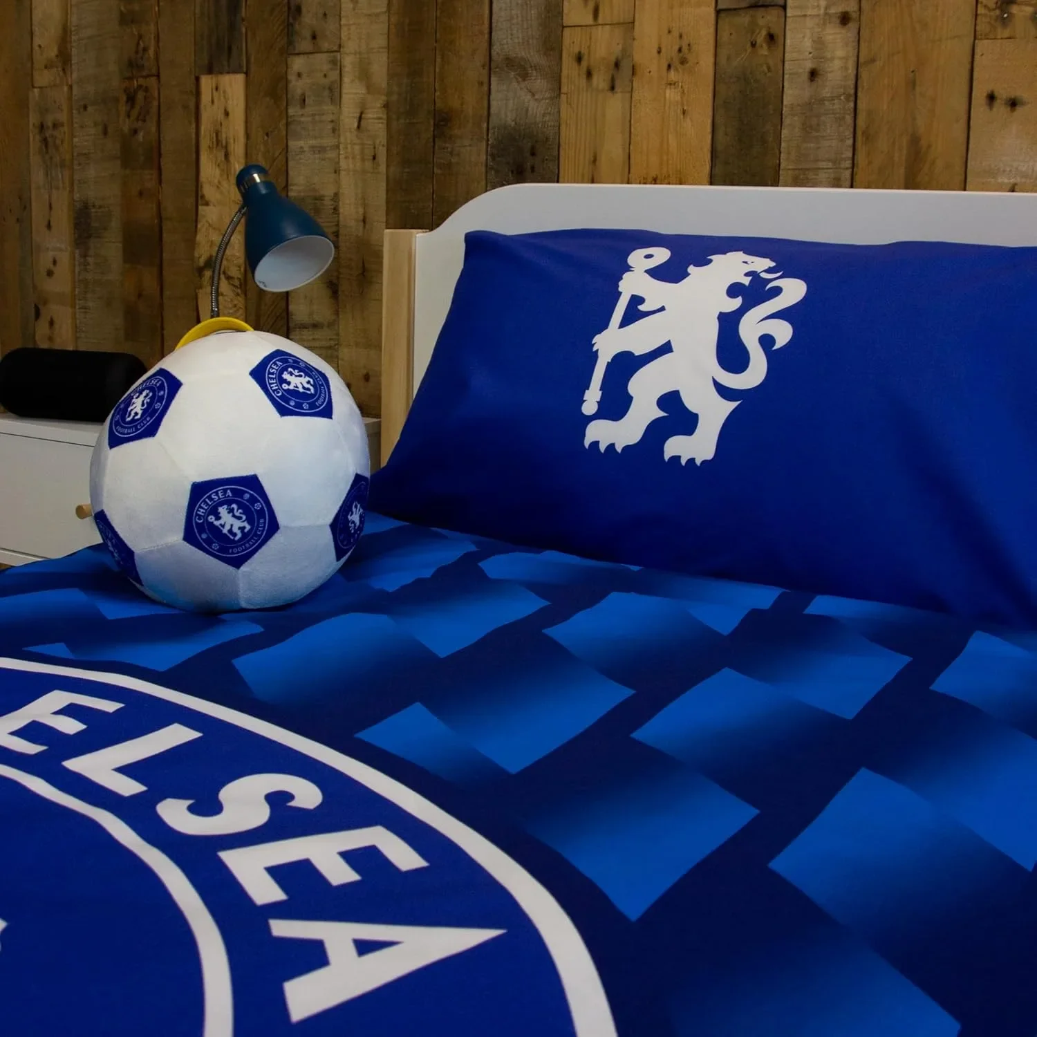 Официално лицензиранa кръгла възглавница Chelsea – супер мека, 25 x 25 см — снимка 5