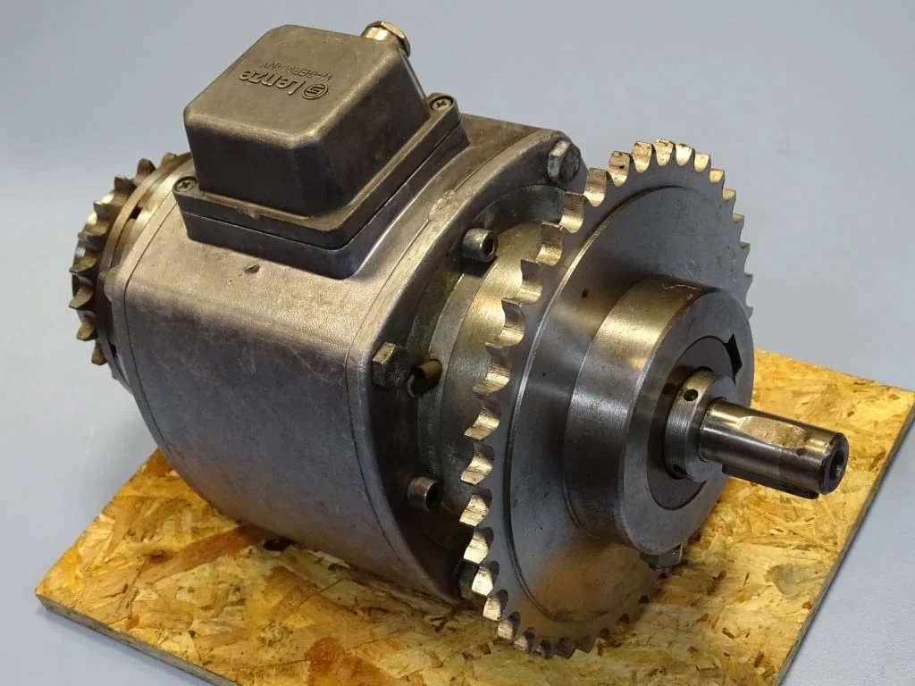 Съединител-спирачка електромагнитна Lenze simplabloc clutch brake 24V 50Nm — снимка 2