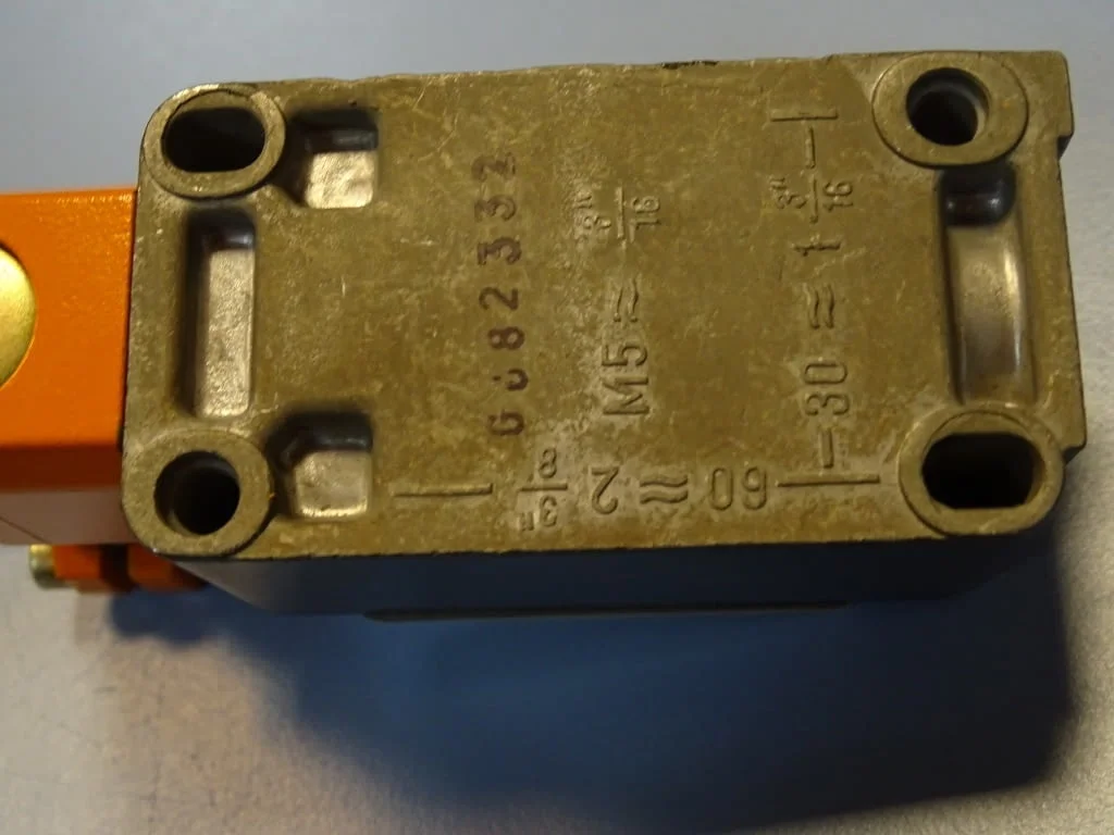 Краен изключвател Siemens 3SE3 120-1U travel limit switch 10A — снимка 5