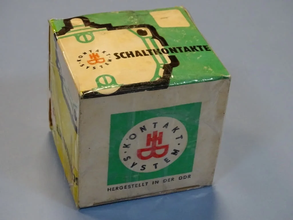 Краен изключвател VEB Electroschaltgerate Robotron PWU1 Limit Switch 6A 500VAC — снимка 8
