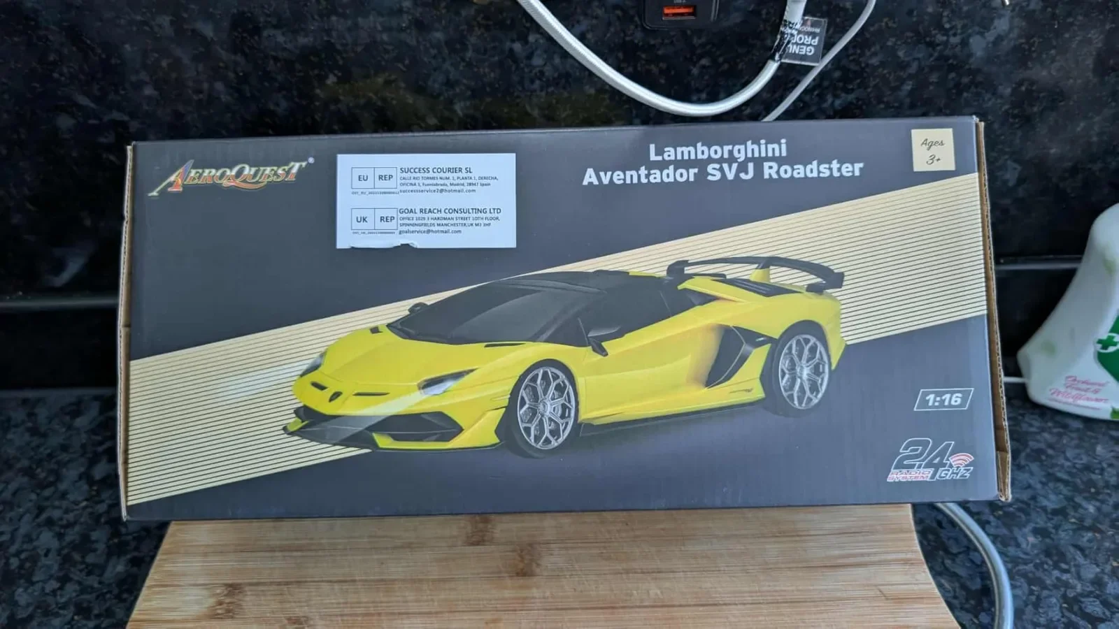 AEROQUEST 1:16 Lamborghini Aventador SVJ Roadster – Количка с дистанционно управление 2.4GHz, официално лицензиран модел — снимка 7