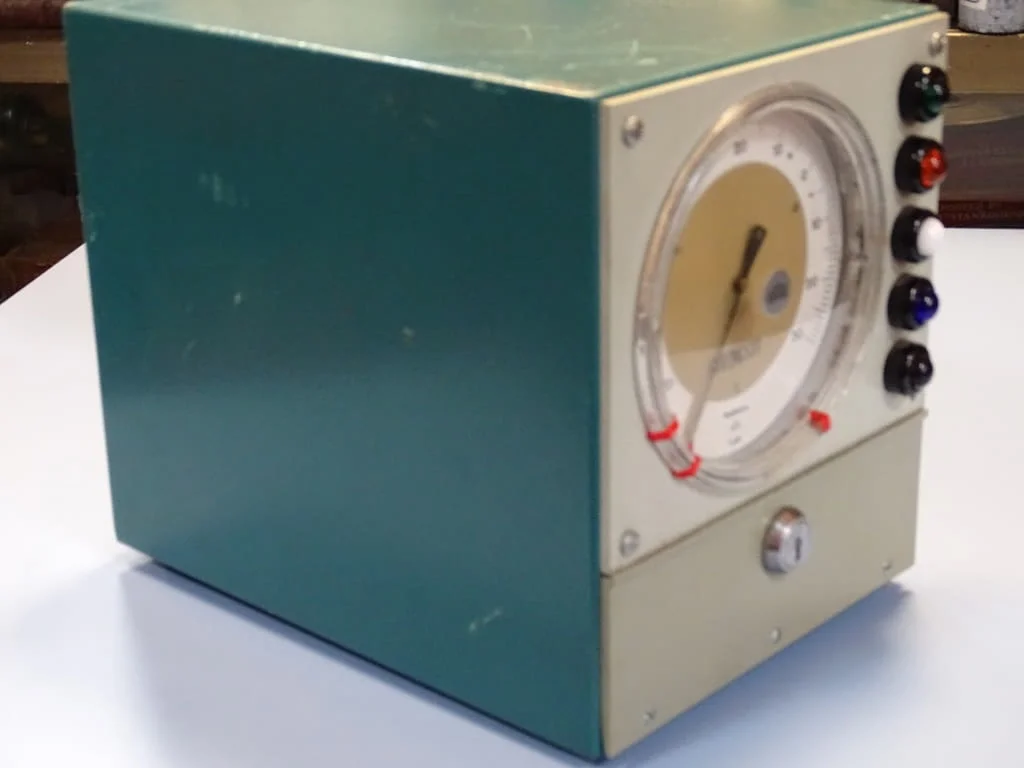 Уред за активен контрол VEB Massi AEROPAN B-IV dual air gauge 3-5kp/cm2 — снимка 7